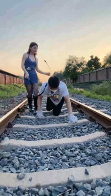 【领主老大】户外训调双狗-铁路遛钻胯踢裆/天台皮靴跳踩碾头 bf29548