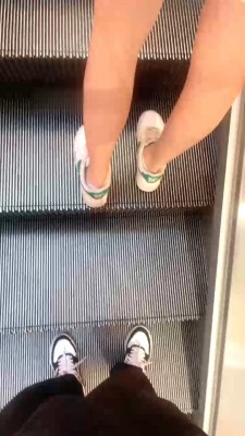 【李大大】户外开发素人S-舔闻白袜裸足 bf29666