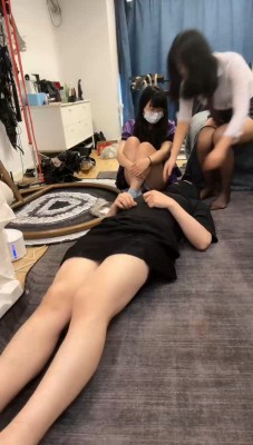 【铁锤妹妹】双S虐圈养狗-喂漱口水/踩踏/捆绑狗笼/灌圣水喂狗粮 bf29966