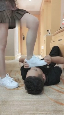 【花花子】沦为前女友的狗-空军一号踩虐/拧耳朵【双视角】bf29972