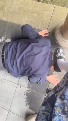 【梦妍】洛丽塔景区遛狗-舔鞋/爬行/全体重踩踏 bf30151