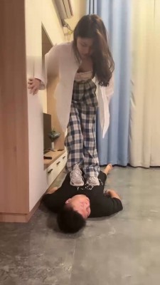 【素人星探】全体重踩/窒息/提档/踩狗肚子/抽耳光 bf30231