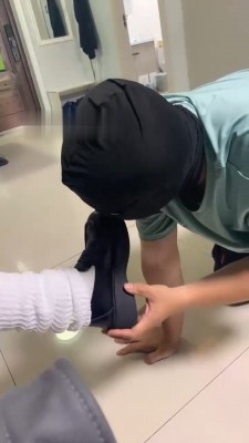 【精神小妹】4S素人-舔脏鞋底/全体重踩/转胯耳光 bf30213