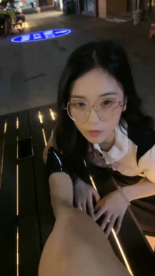 【橙宝】母畜-户外漏出/路人注视/脚刑辱 bf30334