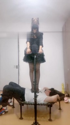 【萝莉刑】人肉蹦床-全体重踩踏 bf30297