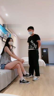 【罗宾】御姐匡威白袜-揪耳朵/踩踏/掐乳 bf30329