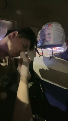 【辣姐】深夜户外犬化抖M男友 bf30344