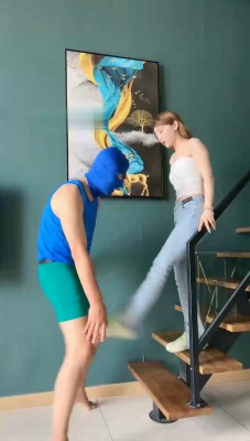 【领主老大】长腿女神S-运动鞋暴力踢踹提档 bf30565