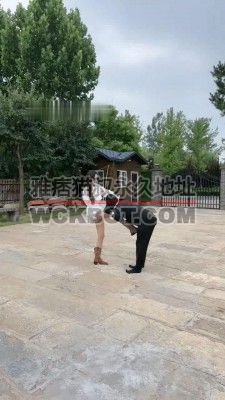 【沅芷大人】户外虐枷锁狗-踢裆/靴碾/踩头 bf30888