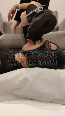 【玥野兔】运动鞋及膝黑袜裸足踩狗脸/插嘴 bf30817