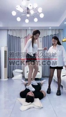 【麋鹿银儿】双S-运动鞋船袜全体重踩/骑马/腿绞/船袜塞嘴 bf30699