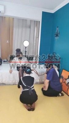 【魔鬼天使】情侣奴下跪伺候-鞭打/高跟踩 bf31148