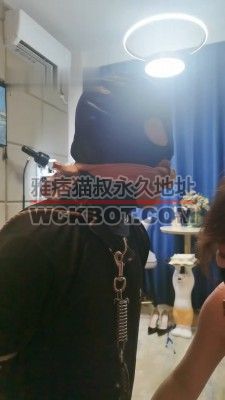 【魔鬼天使】抓猥琐邻居偷鞋被发现-圣水泡面/深喉/骑马踩踏 bf31476