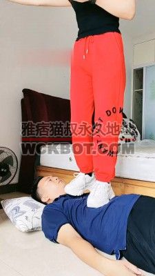 【郡主大人】小白鞋-提档/全体重踩踏/人体鞋刷【双视角版】 bf31462