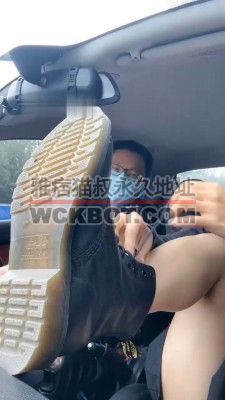 【朱砂痣】车内恋足舔/丝袜塞嘴/吃鼻涕 JS23081601