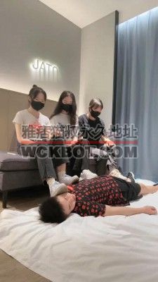 【尤物】4S-开发女大学生-跪拜踩头/钻胯骑马/踩踏腿绞【完整版】 bf33046