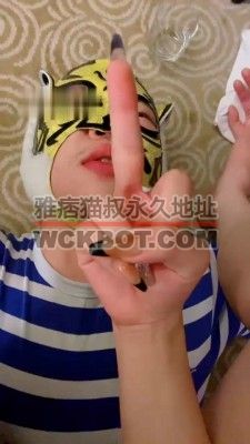 【不知名美女】臭脚捂脸/裸足踩踏/提档/骑马 JS23092501