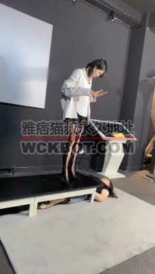 【冰诺】高跟御姐的下贱脚垫 bf33523