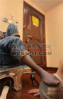 【苏晴】原味黑丝jio捂脸踩踏 bf34036