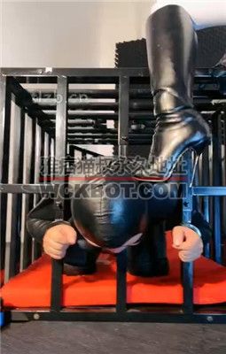 【靴嘉倪】长靴S踩踏喂食/囚禁狗笼/骑马【完整版】 bf34382