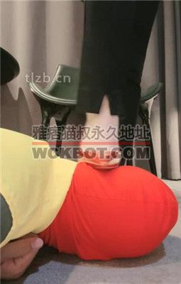 【安安】舔臭脚/红高跟踩踏喂食 bf34414