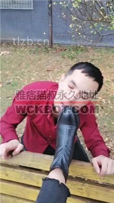 【凌儿女神】鞭打/舔脏鞋臭脚/玩户外舔脏鞋/关狗笼 JS23110601