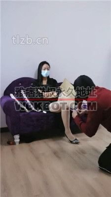 【凌儿女神】转胯爬行/藤条鞭打/踩踏碾压 bf35872