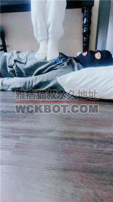 【子橘】白袜脚全体重踩踏 JS231126-4