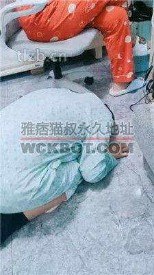 【慕田夫妻】圈养家奴裸足恋足舔 JS231209-2