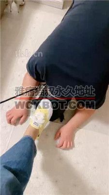 【上上】下跪对着帆布鞋原味船袜发骚 JS240119-6