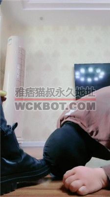 【梦凡】脏短靴重度虐打/肉丝脚狂舔/闻鞋窝 JS240207-16