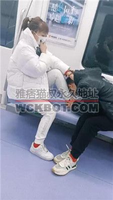 【乐爷】地铁上小白鞋棉袜玩狗 bf38199
