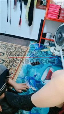 【西安欣】喂口水/跪舔高跟肉丝/耳光鞭打 JS2402010-4