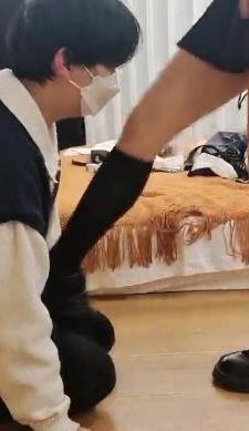 【三三】皮鞋及膝袜踩虐/沉浸式恋足舔【完整版】 bf38371