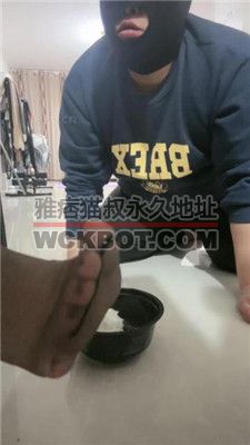 【汐妍大人】踩踏喂食圈养奴 JS2402020-4