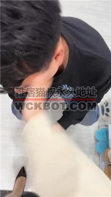 【大一诗诗】跪舔肉丝高跟/踩踏/脚插嘴 bf38467