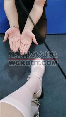 【冰薇】跪舔皮鞋白丝/坐脸窒息踩踏 JS240301-3