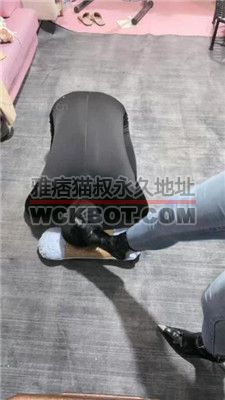 【冰诺】黑高跟短靴踩地毯狗 bf38628