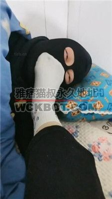 【悦悦大大】吃袜子/闻舔超脏超臭白棉袜 JS240304-11