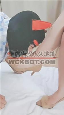 【五公主】挑战裸足深喉 JS240309-3