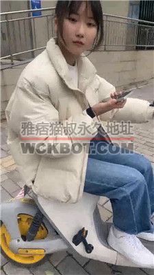 【素人挖掘机】路边开发小姐姐-小白鞋白袜踩虐 bf39394