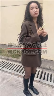 【素人挖掘机】开发长靴小姐姐楼道调 bf39477