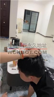 【安主子】情侣主-下跪伺候吃饭/脚踩狗头/物化坐垫/伺候沐足 JS240410-10