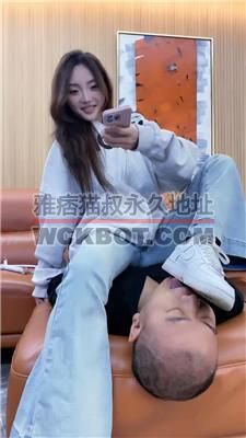 【麋鹿银儿】揪耳朵/狗舌清理脏鞋/窒息/插嘴/踩踏 bf40465