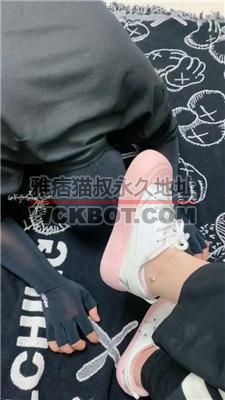 【小软sama】品尝粉色鞋白棉袜裸足/袜子塞嘴 JS240419-16