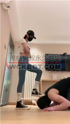 【美娜格格】白袜控必入-火车18小时超臭原味羞辱/深喉插吐 bf40594