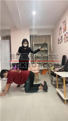 【素人挖掘机】白领S-黑丝高跟诱惑/骑马转胯/提档踩踏耳光 bf40994