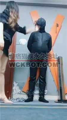 【东营天香百合】铁链捆绑囚禁/腿绞窒息/虐乳踩踏 JS240506-4