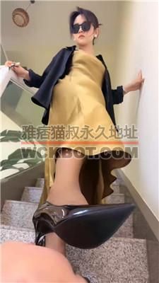 【辣姐】沉浸式-楼道清理脏鞋底/闻臭脚/踩踏/丝袜塞嘴 bf41880