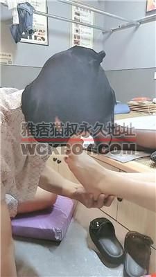 【绿健姑娘】店里素人技师群调狗奴 JS240523-1